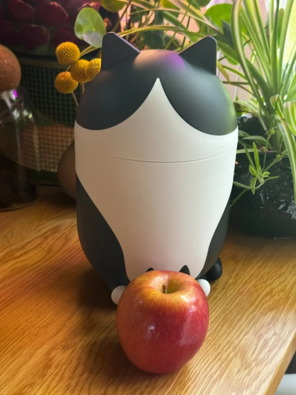 Ikea Grejsimojs Cat-Shaped Storage with Lid, Black and White Tuxedo, 506.031.78